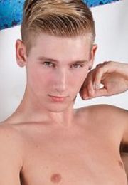 Bell Gay Porn - Julian Bell's Gay porn model