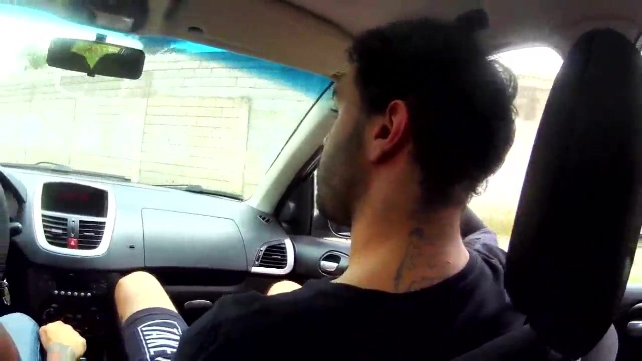 Секс в машине с незнакомцем: порно видео на optnp.ru