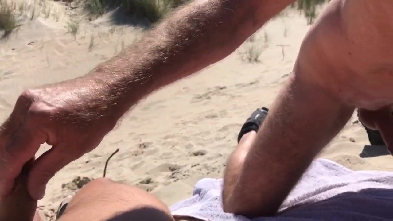 vecchio voyeur maturo sulla spiaggia Immagini di sesso Hq