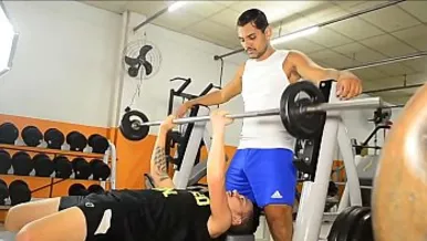 386px x 218px - Personal Trainer Safado eats your client in the middle of the gym watch  online