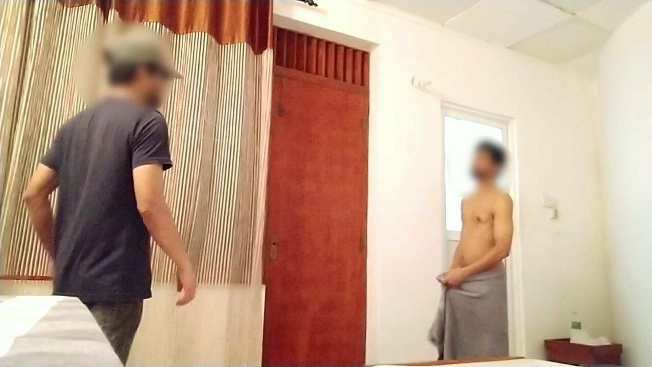 Порно видео Обслуживание в номерах отеля скрытой камерой, смотреть онлайн на Пердосе.