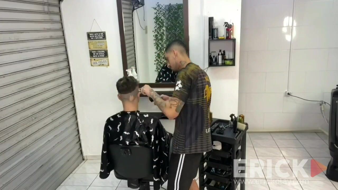 Erick Diaz and Eduardo Scott (barber) watch online