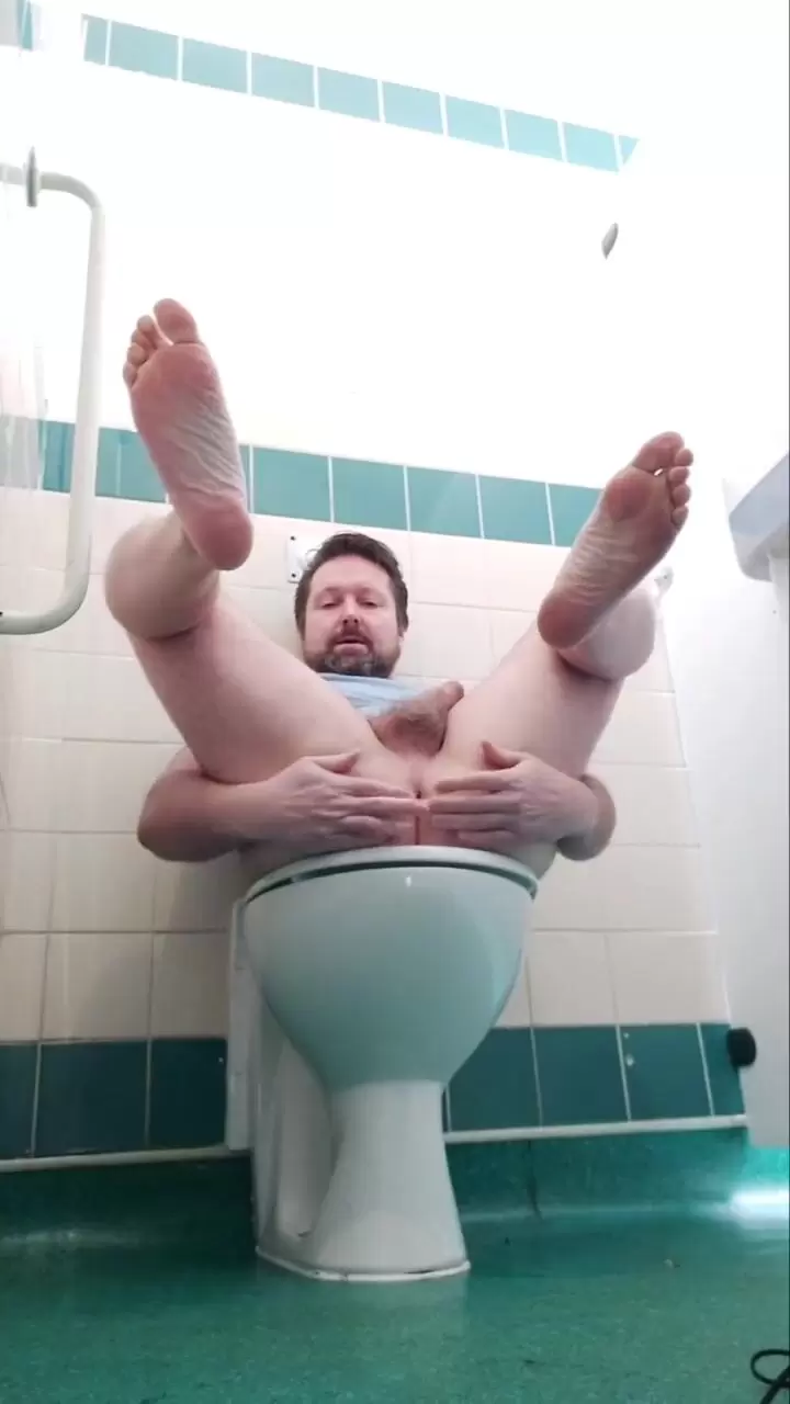 Общественный туалет. ▶️ Смотреть онлайн порно на riosalon.ru