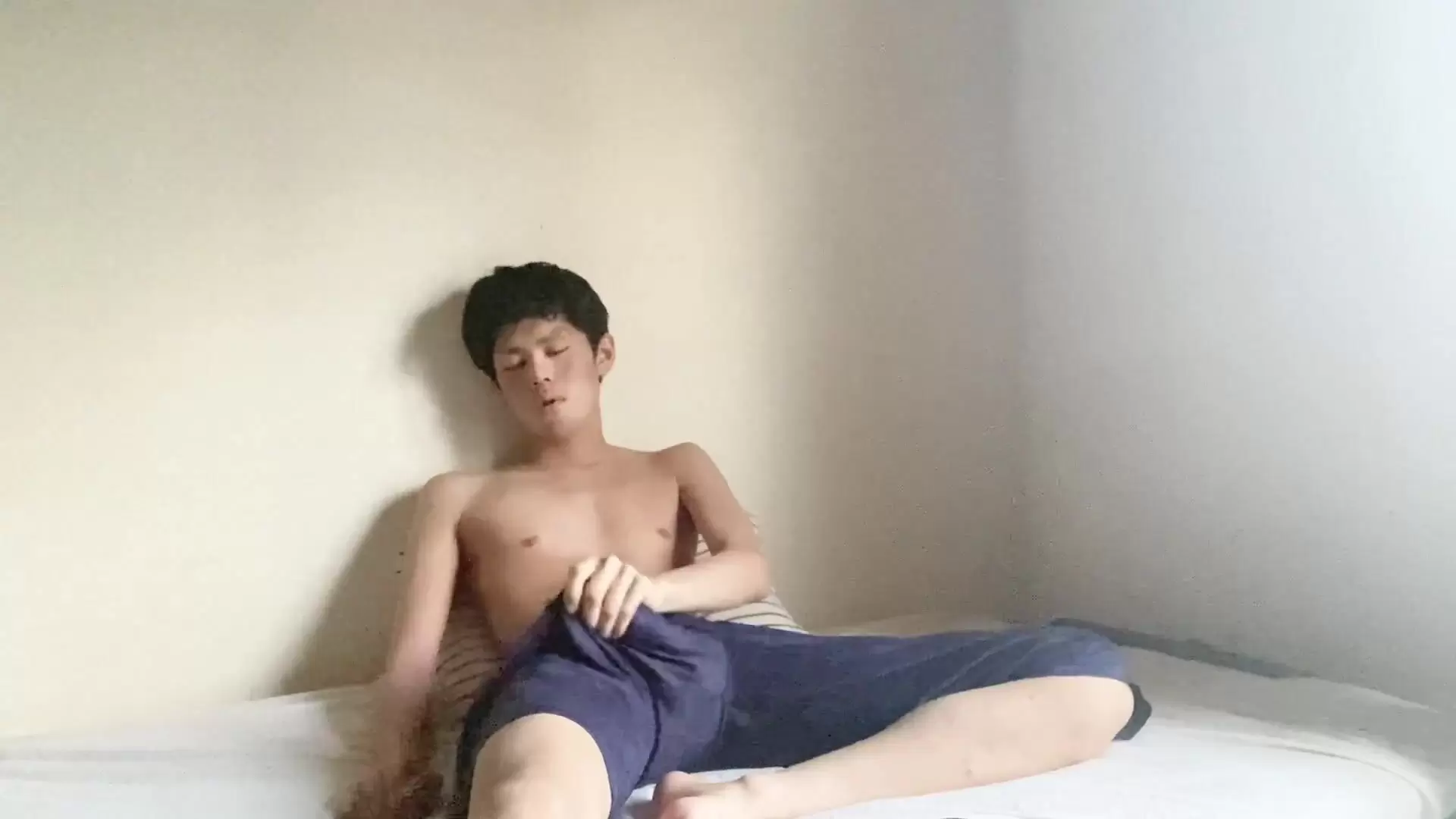 Masculino amateur japonés ¡Entrenamiento del pene sensible!Masturbación de la culpa del glande ver en linea Foto