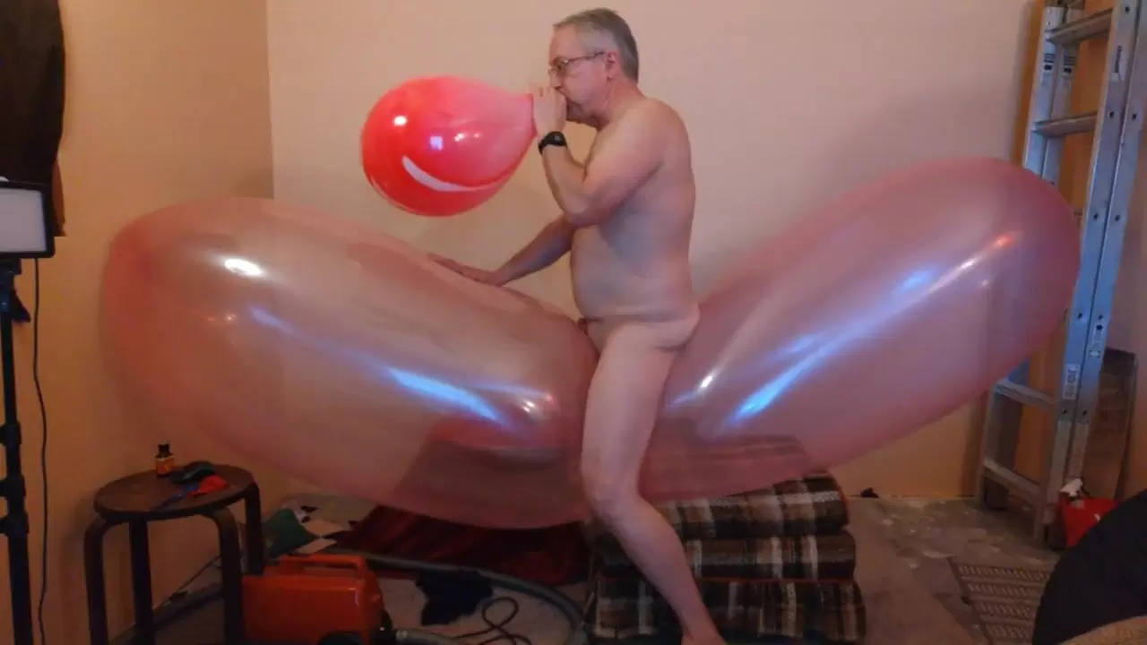 Balloonbanger 83) Ride Hump Pop Giant Blimp Balloon!