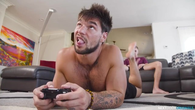 640px x 360px - Aspen Gets Fucked while he was Playing the Game watch online