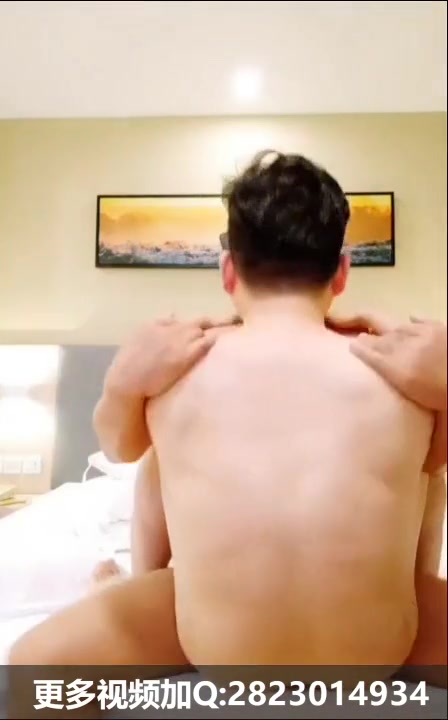 Chinese Man Fucks in a Hotel Room at Gay0Day