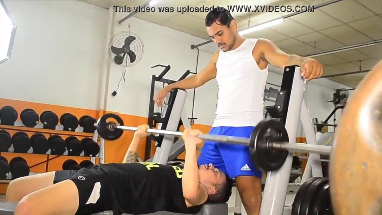 Personal Trainer Safado eats your client in the middle of the gym watch online photo