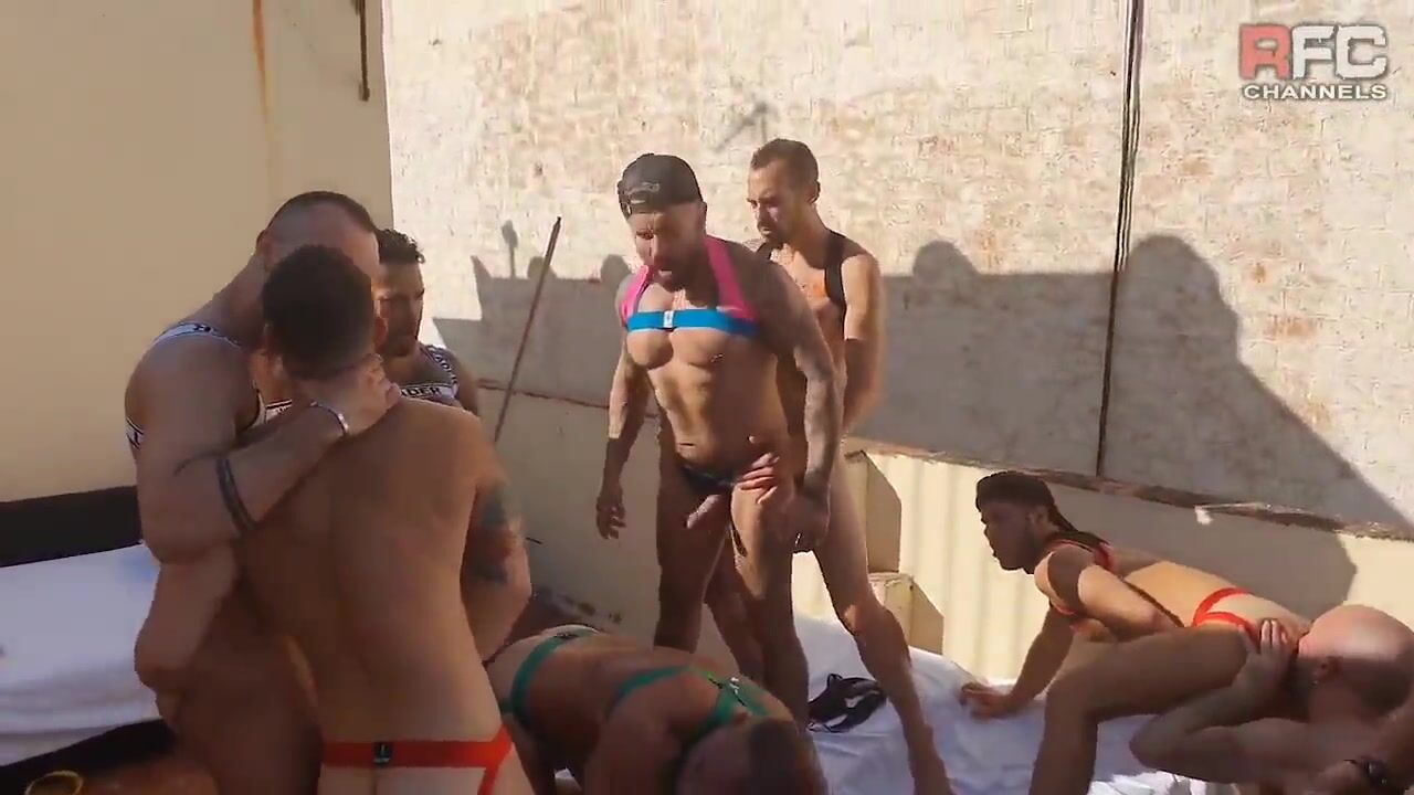 Горячая Испания GangBang смотреть онлайн