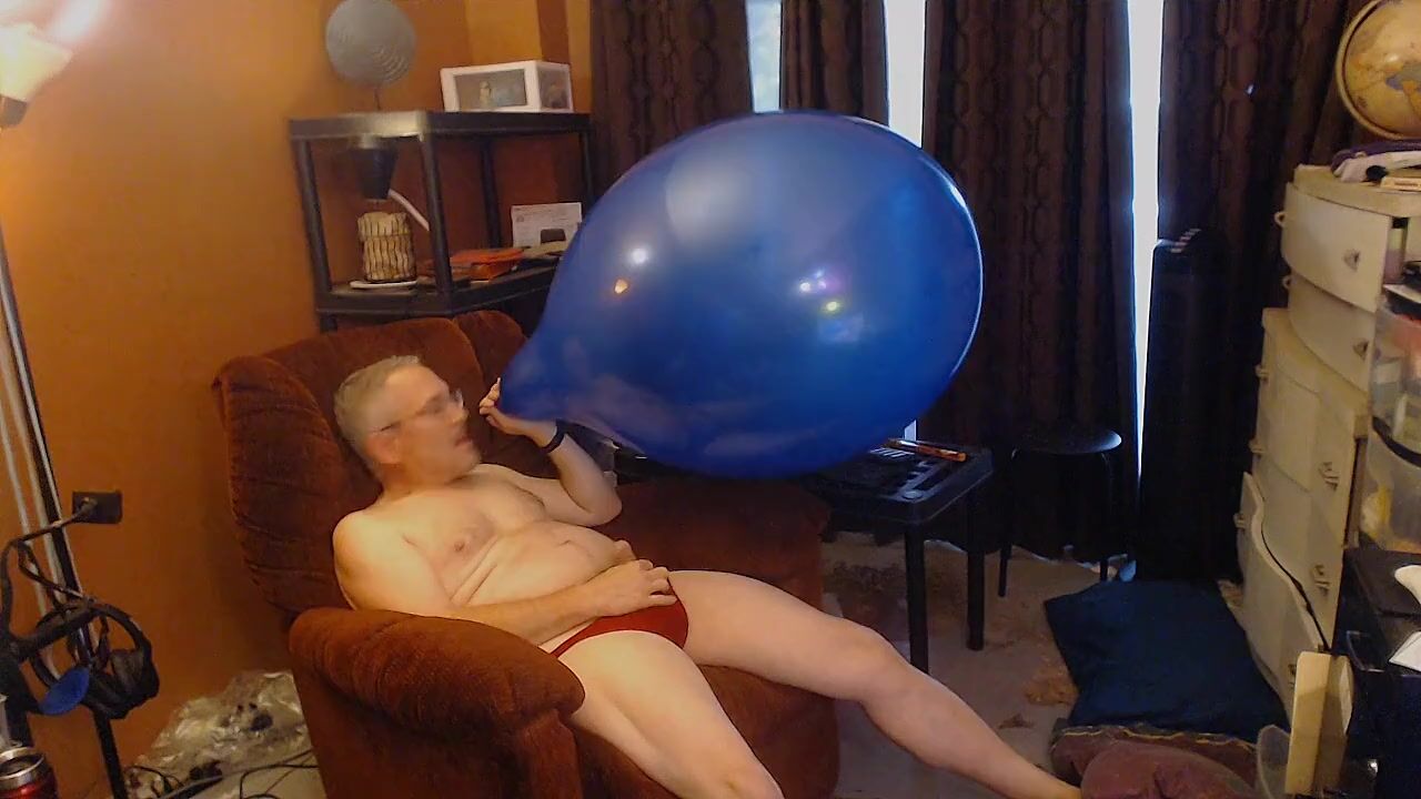 Schlag 2 Pop A 24 und einen 12-Zoll-Ballon, dann cum (BLNBNGR 48 Online schauen