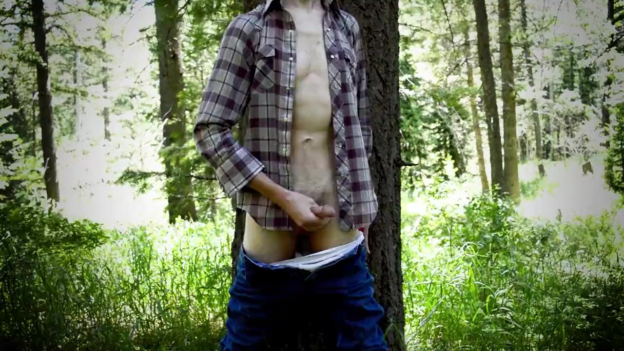 Muscle Hunk Strokes it Raw in the Redwood Forest for Fun! watch online foto