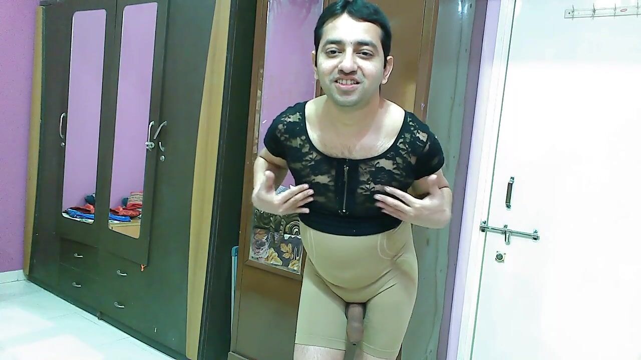 Hot Sissy Crossdresser Femby PMB в выставке и урожаю