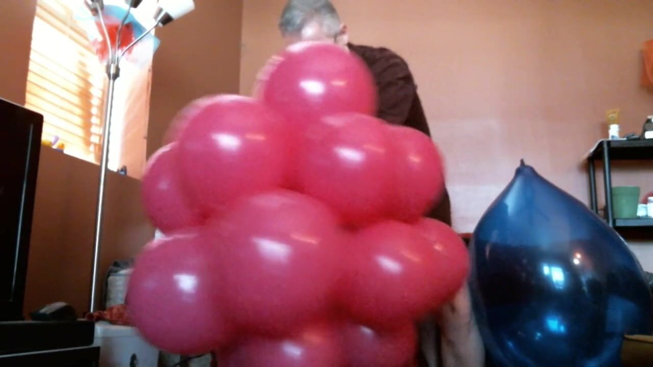 Balloonbanger 82) Bunch O Balloons Pop and 17 Balloon Pop watch online