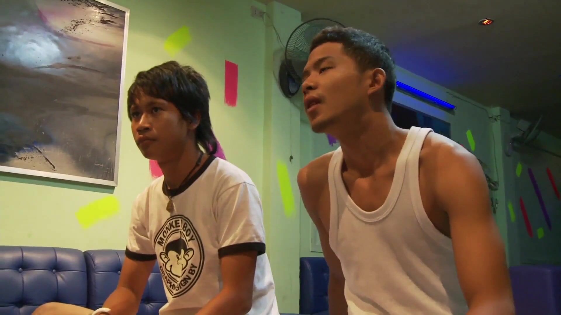 Тайская азиатка 4some в ночном клубе смотреть онлайн