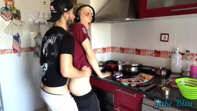 Gay Porn In Kitchen - My Boyfriend Fucks me in the Kitchen at Gay0Day